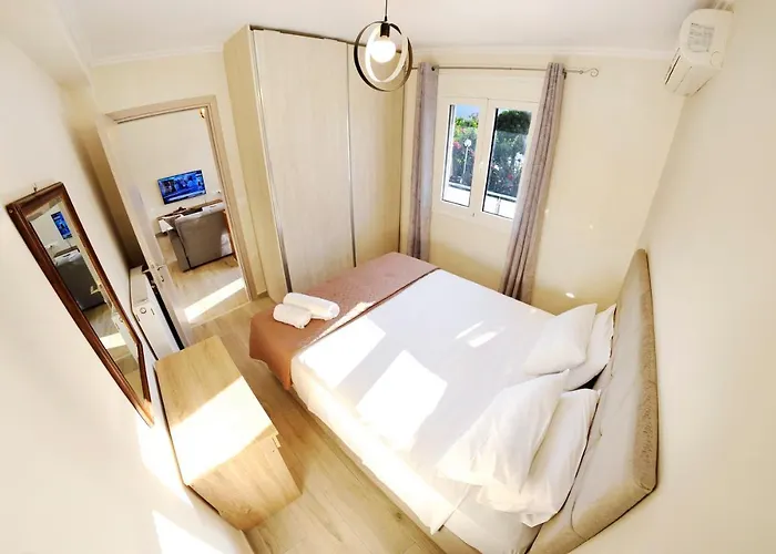 Spiros House And Apartament *