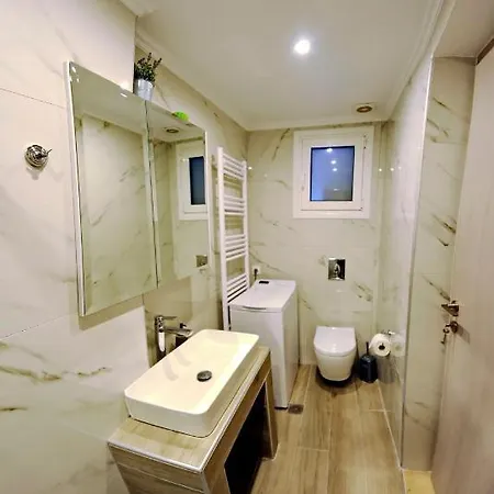 Spiros House And Yénion