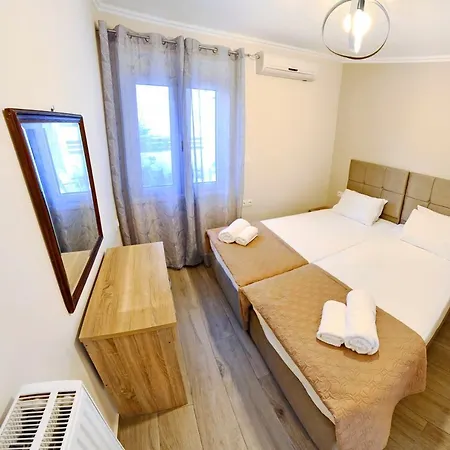 Spiros House And Yénion