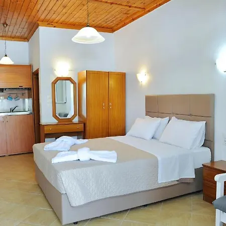 Spiros House And Yénion